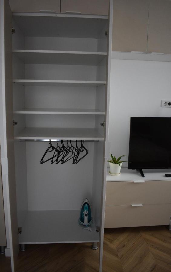 Domus Magistrae Apartment Bukares Bagian luar foto