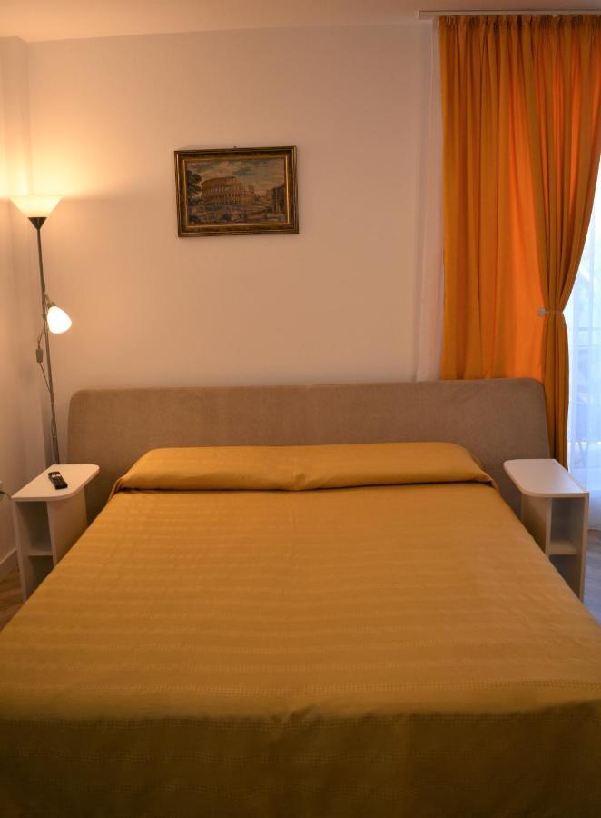 Domus Magistrae Apartment Bukares Bagian luar foto