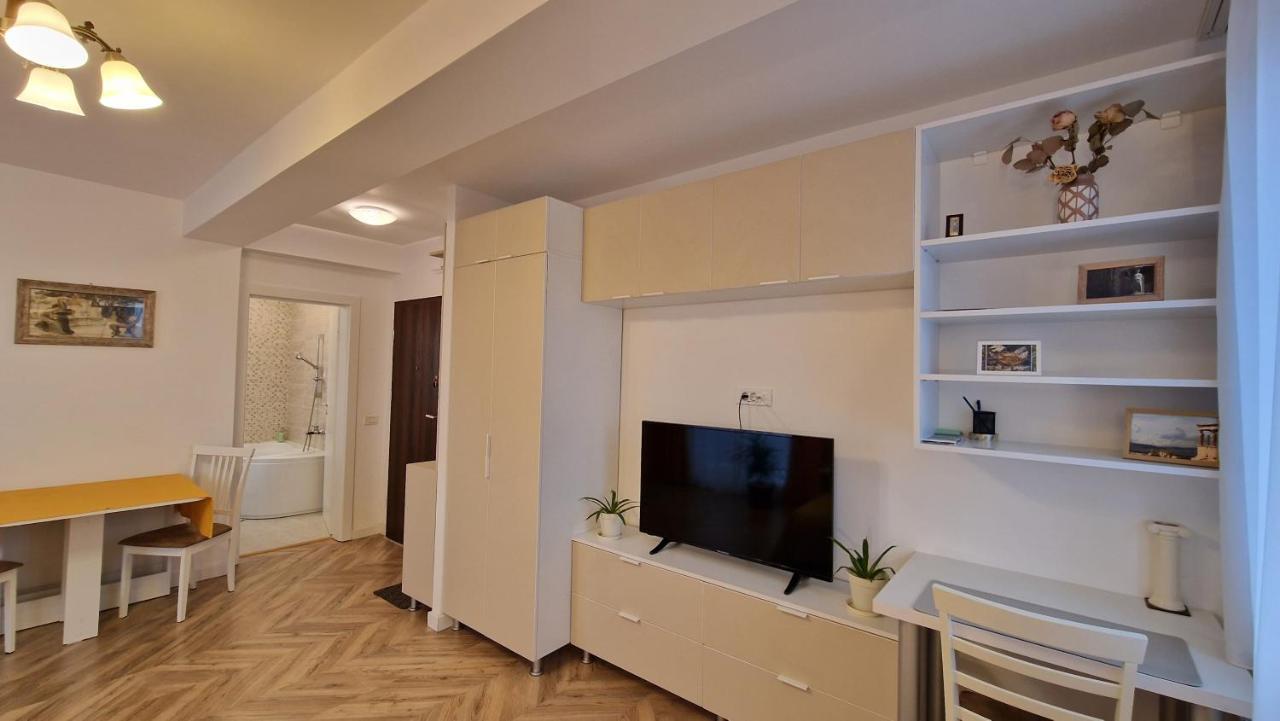 Domus Magistrae Apartment Bukares Bagian luar foto