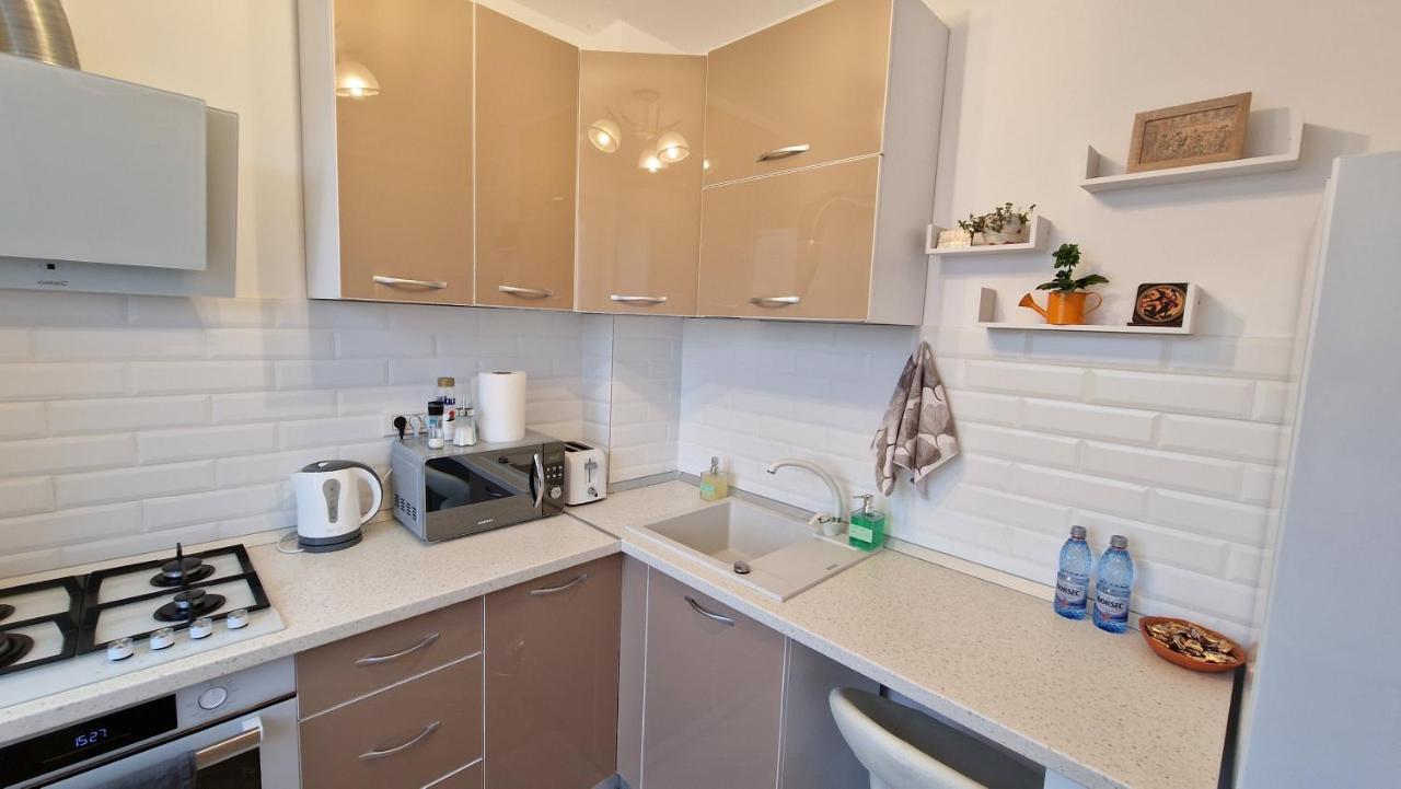 Domus Magistrae Apartment Bukares Bagian luar foto
