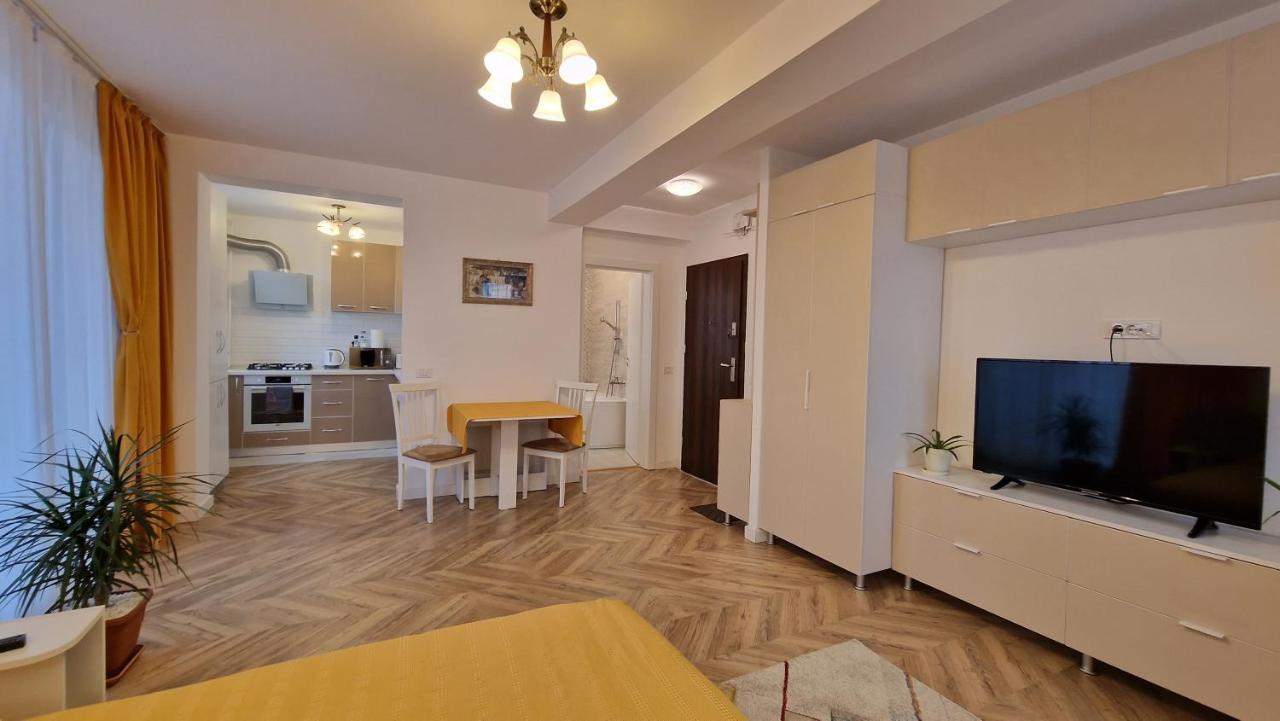 Domus Magistrae Apartment Bukares Bagian luar foto