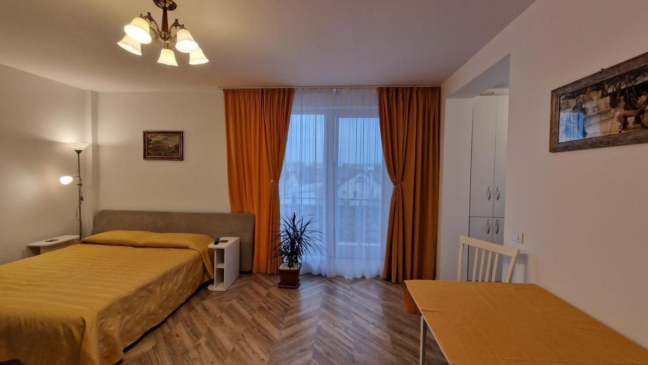 Domus Magistrae Apartment Bukares Bagian luar foto