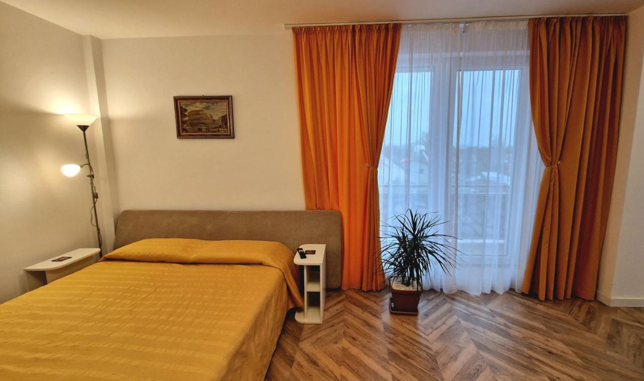 Domus Magistrae Apartment Bukares Bagian luar foto