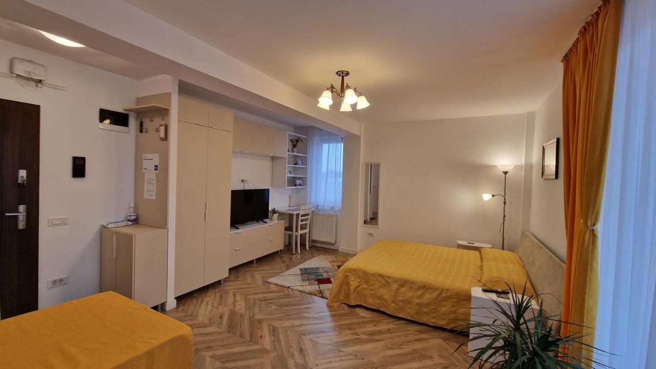 Domus Magistrae Apartment Bukares Bagian luar foto